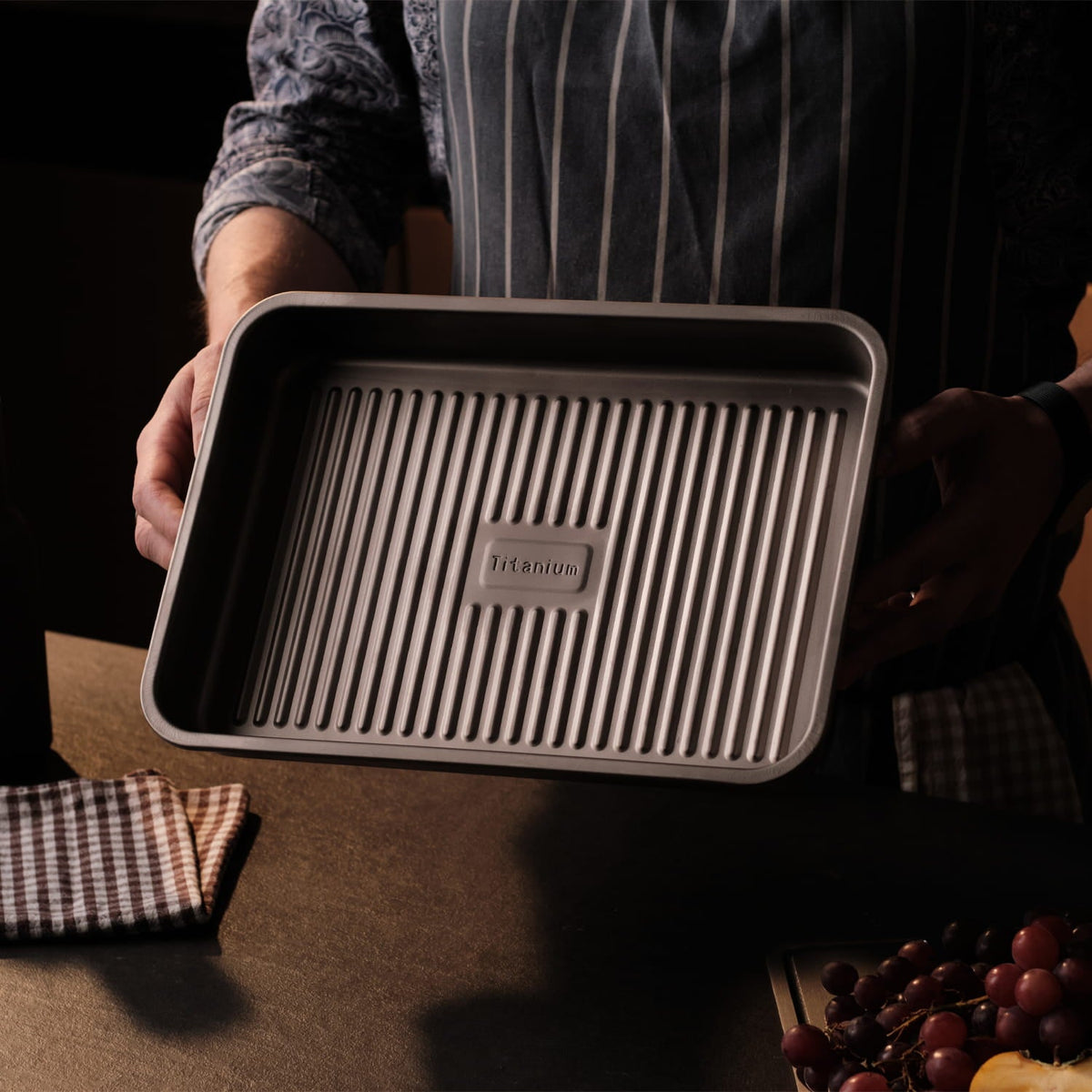 Plaque de Cuisson en Titane Pur – Maison Ferre® en situation dans la cuisine