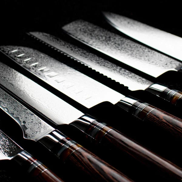 Coffret Master – 7 Couteaux Japonais en Acier Damassé – finition et texture